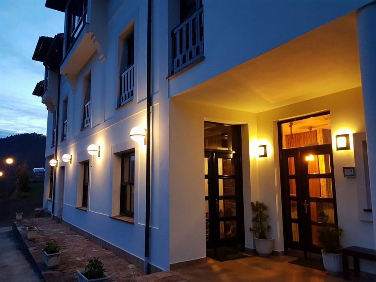 Hotel Montanas De Covadonga Cangas de Onis Exterior photo